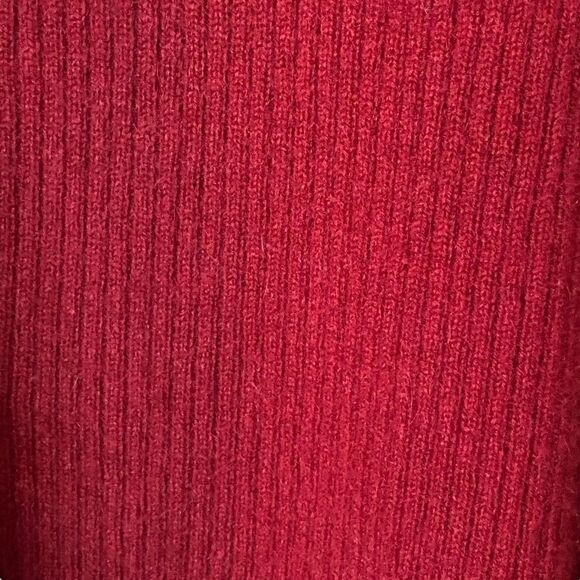 A. Giannetti Red 100% Cashmere V Neck Sweater Size L/XL - Picture 5 of 10